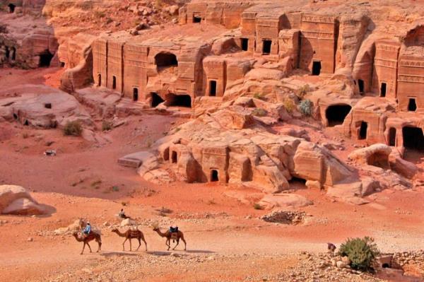 شبکه ای از قنات ها در پترا به خوبی توسعه یافته بود.