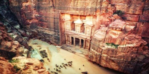 در سال 106 پس از میلاد، پترا بخشی از استان روم عربستان پتره شد.