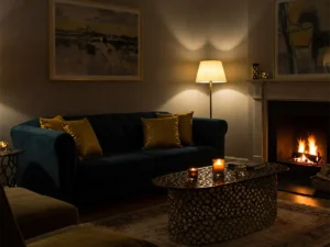 علت صدای در و دیوار در شب