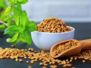 24 مورد از مهم ترین خواص و مضرات شنبلیله + چه کسانی نباید بخورند!