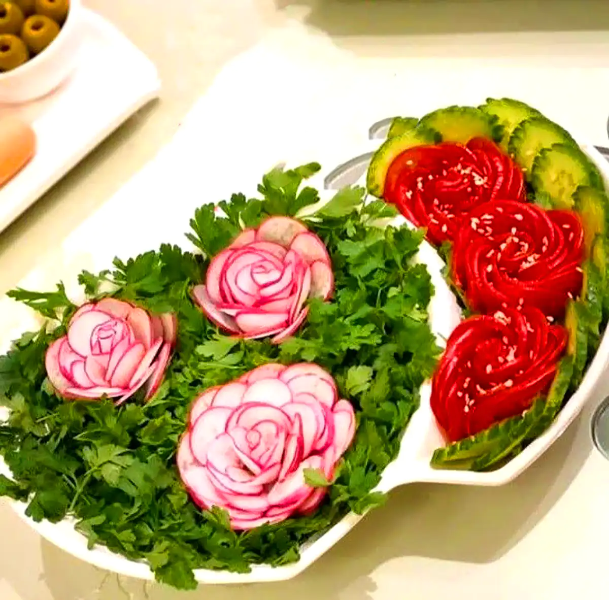 سرو سبزی خوردن مجلسی